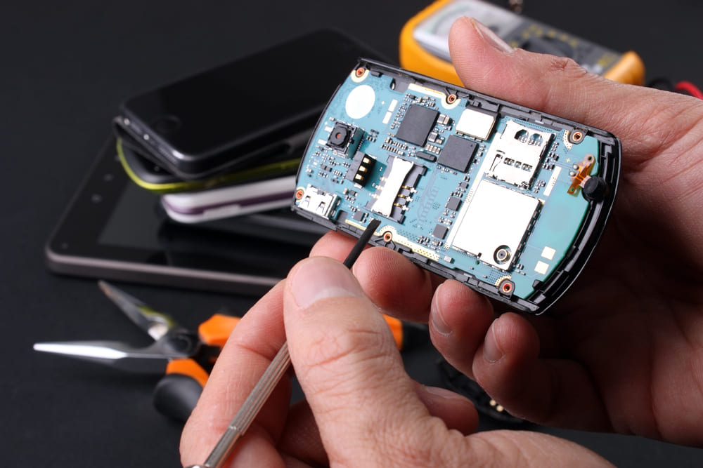 cell phone repair service